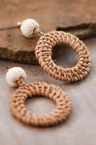 WOVEN RATTAN ROUND EARRINGS