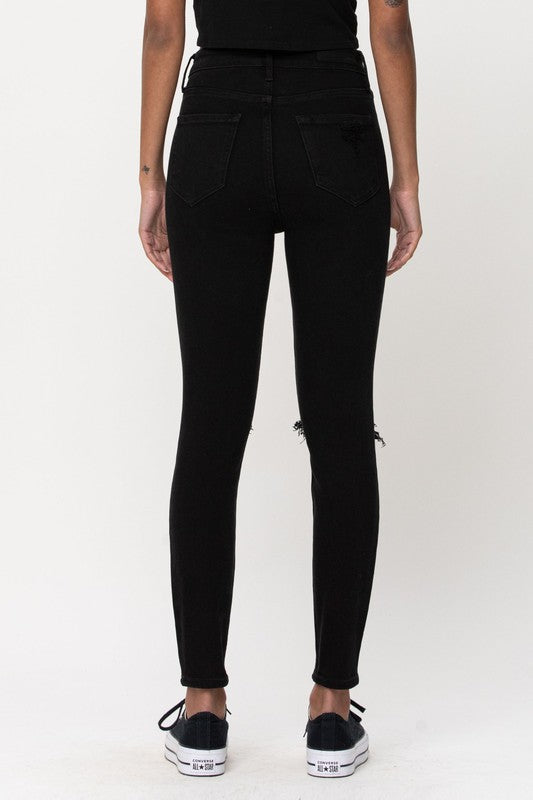 UNFORGETABLE BLACK JEANS