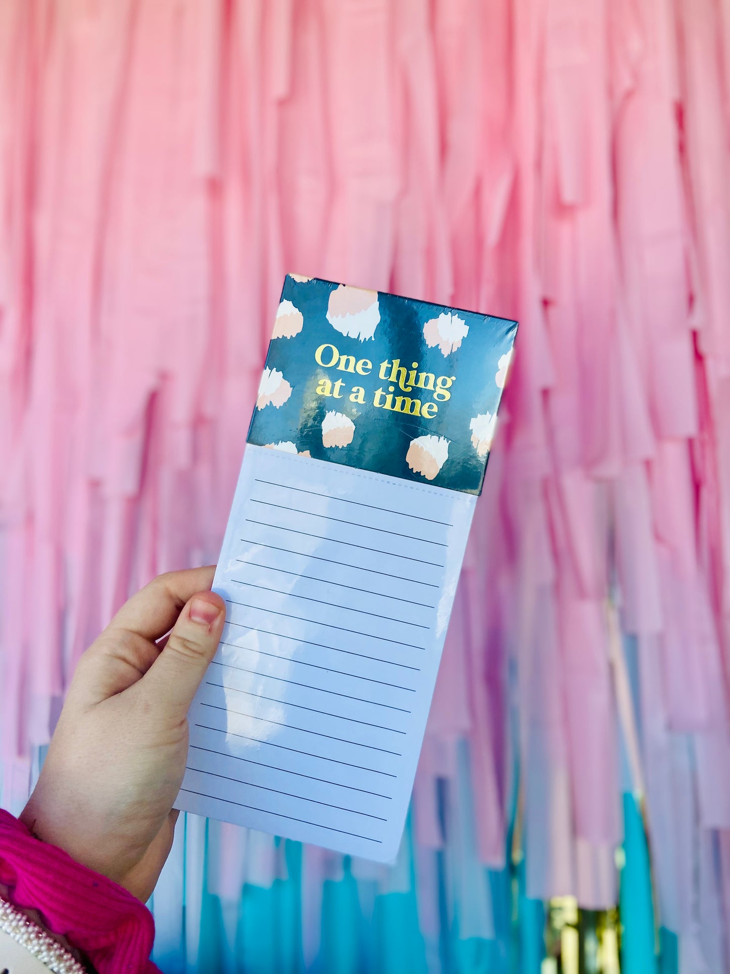 MAGNETIC NOTEPAD