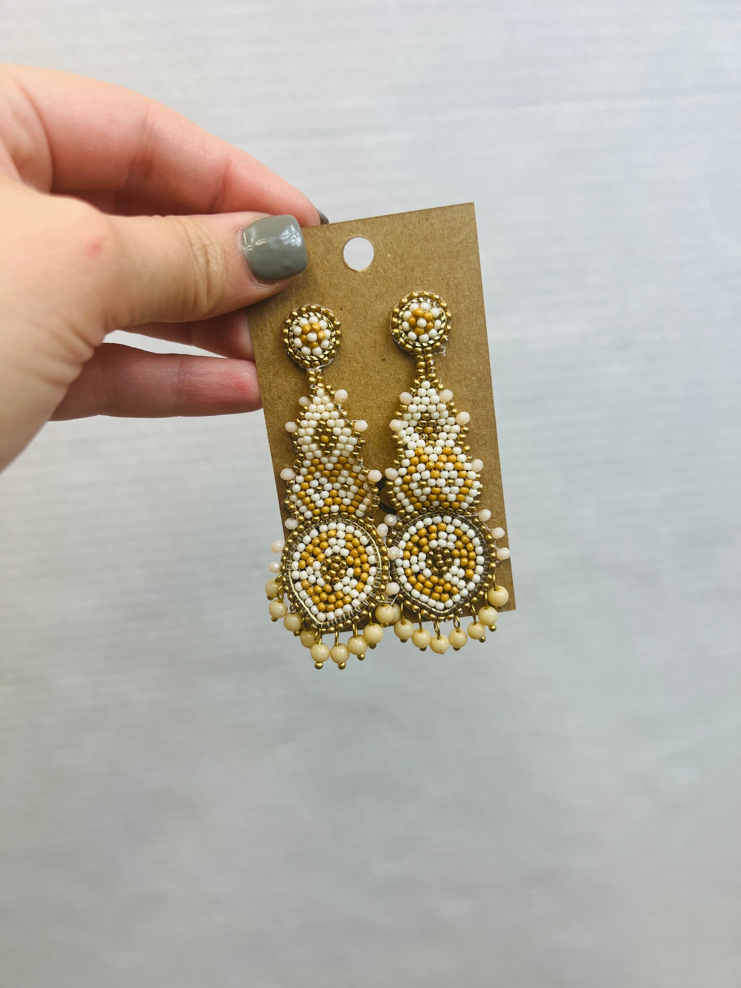 IVORY CONTRAST SEED BEAD DANGLE EARRING