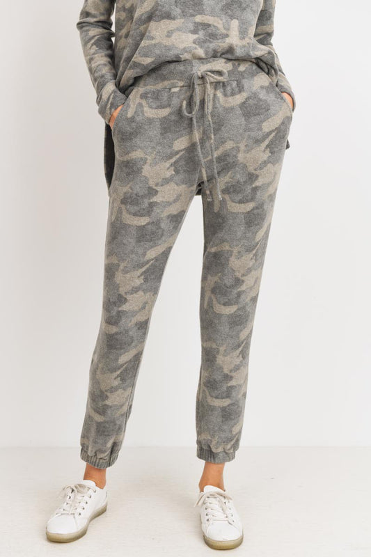 CAN YOU SEE ME CAMO JOGGERS