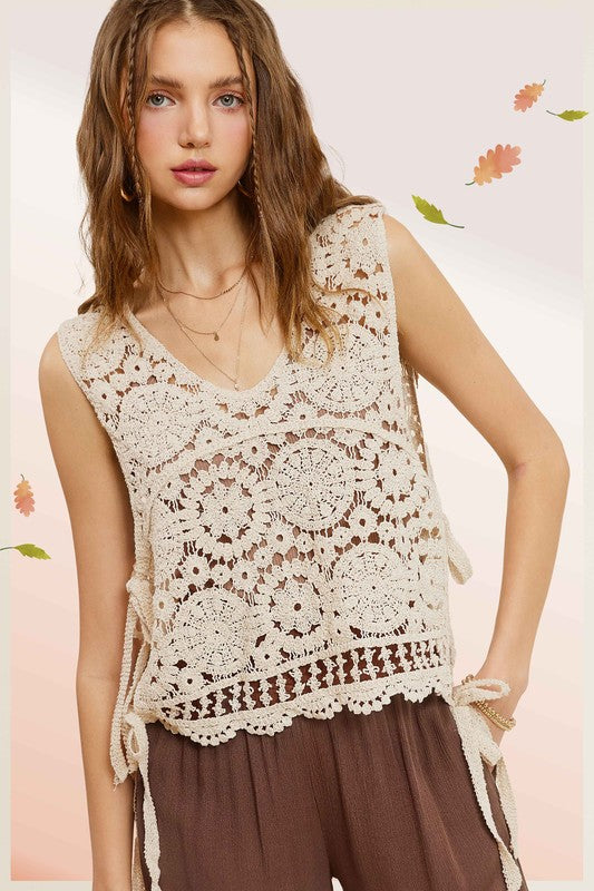 ALL LACED-UP VEST