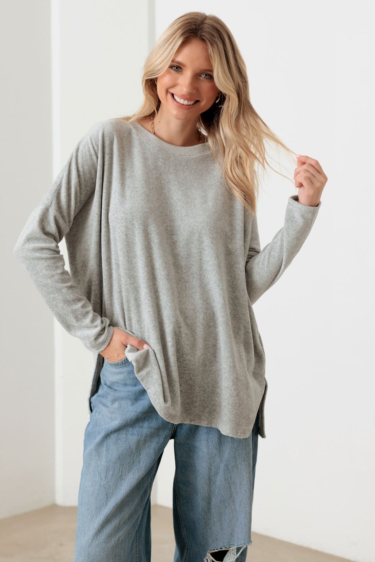 MERRY AND MODERN TOP