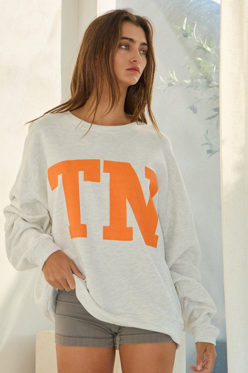 TN GRAPHIC SWEATSHIRT