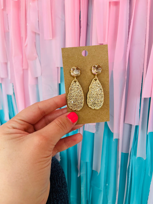 METAL CRUMPLE TEARDROP DANGLE EARRINGS