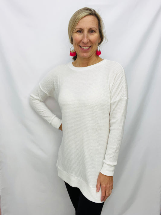 BLACK FRIDAY - SIDE SLIT WAFFLE ROUND NECK SWEATER
