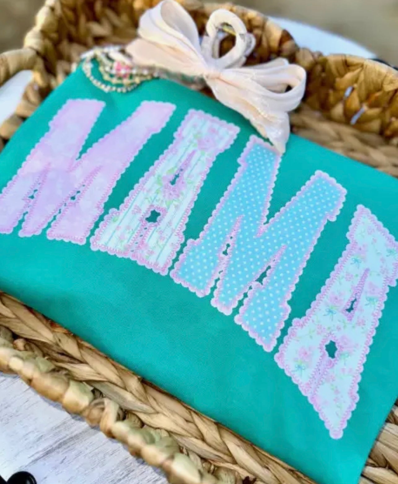 LACE MAMA TEE