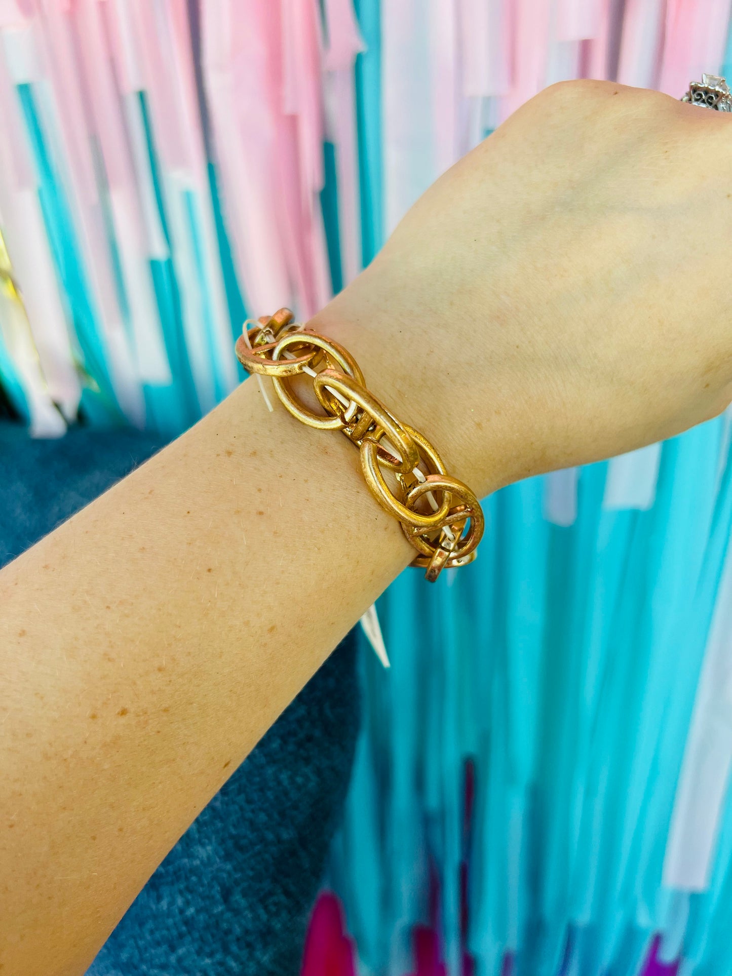 GOLD CHAIN LINK DETAIL BRACELET