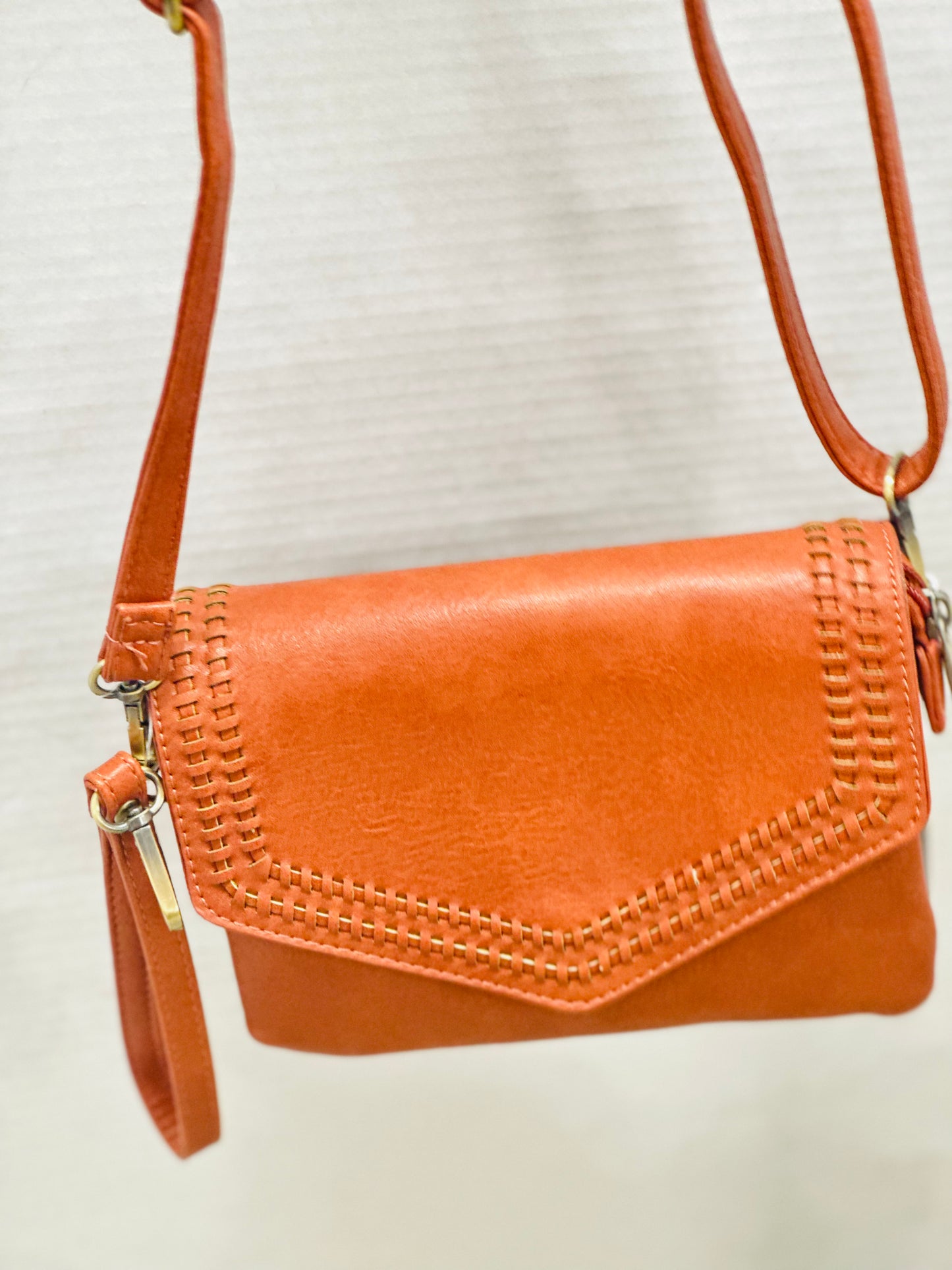 RED DIRT ROAD CROSSBODY