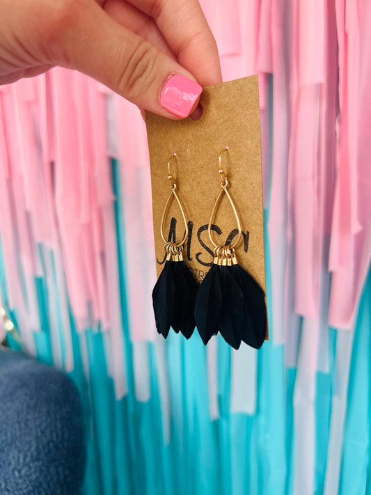 METAL TEARDROP LEAF TASSEL EARRINGS