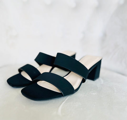 BOLD SWIRL UPPER BLOCK HEEL SANDAL