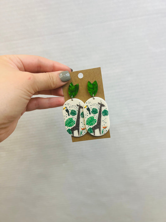 GIRAFFE AND LEAF DANGLE EARRING
