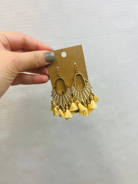 TASSEL DANGLE EARRING